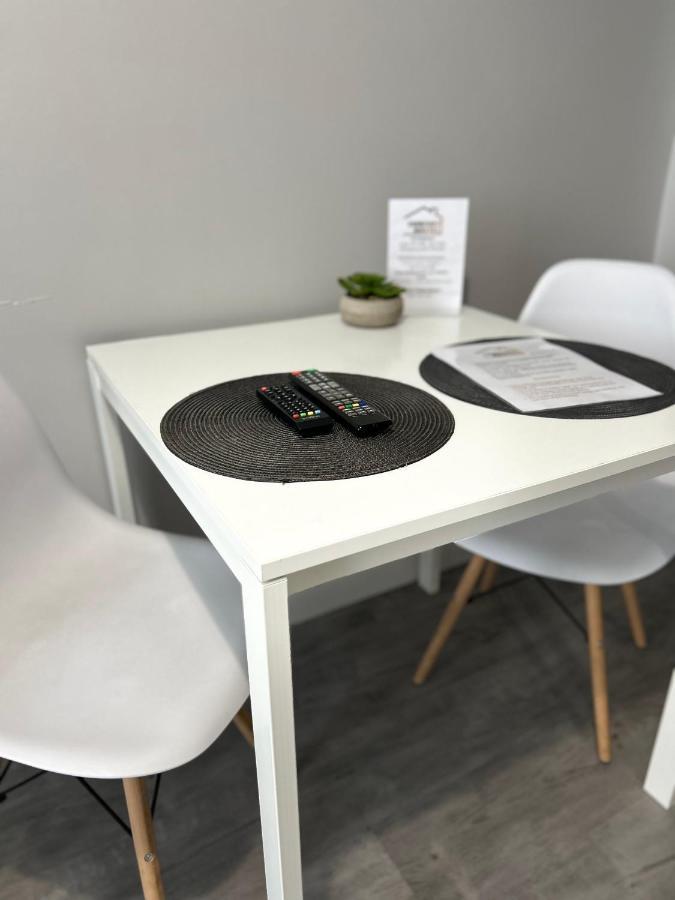 שווידניקה Noclegi Comfort - Self Check-In 24H מראה חיצוני תמונה